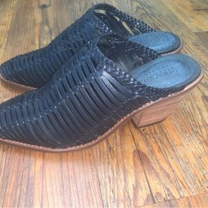 Sundance Veracruz Black Woven Leather Clogs